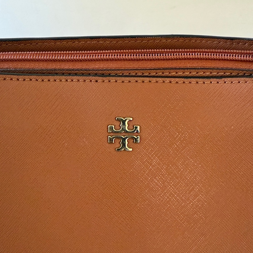 Tory Burch York Buckle Leather Tote Bag - Picture 4 of 9